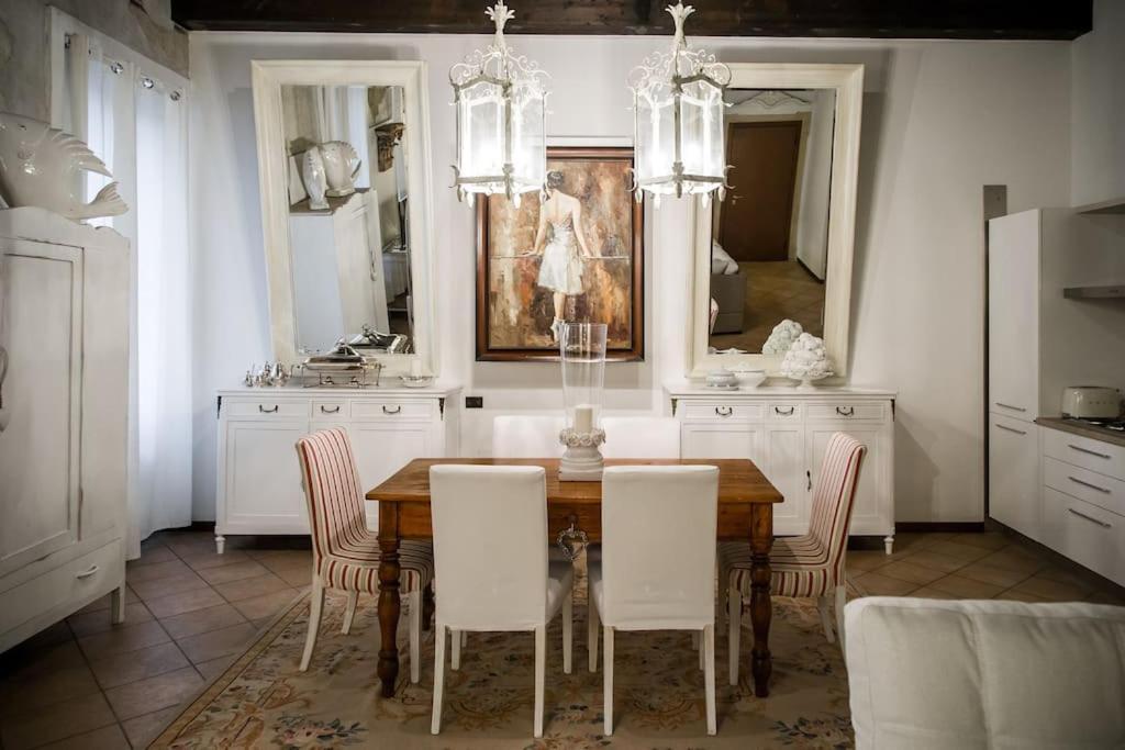 Piazza Erbe Luxury Apartment Verona Buitenkant foto