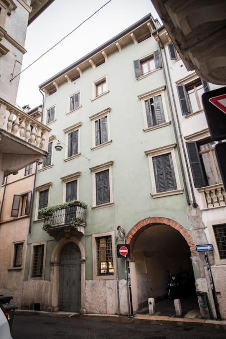 Piazza Erbe Luxury Apartment Verona Buitenkant foto