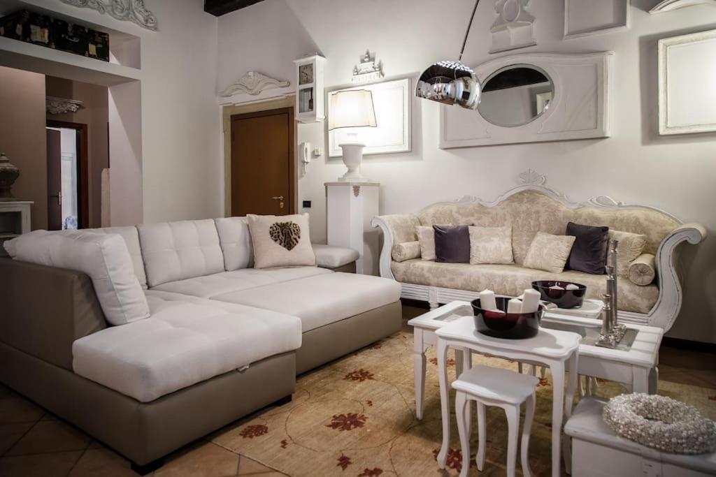 Piazza Erbe Luxury Apartment Verona Buitenkant foto