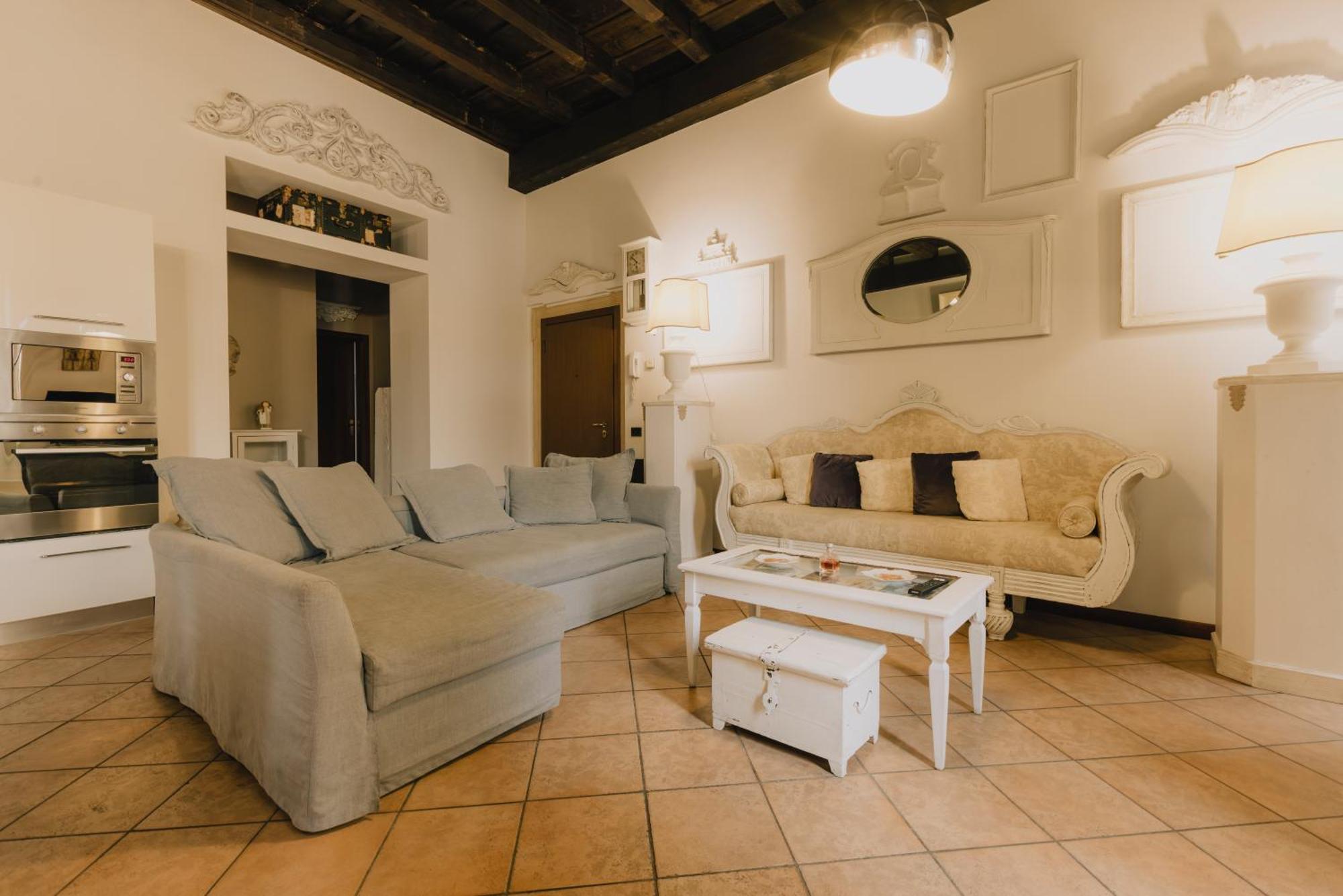 Piazza Erbe Luxury Apartment Verona Buitenkant foto