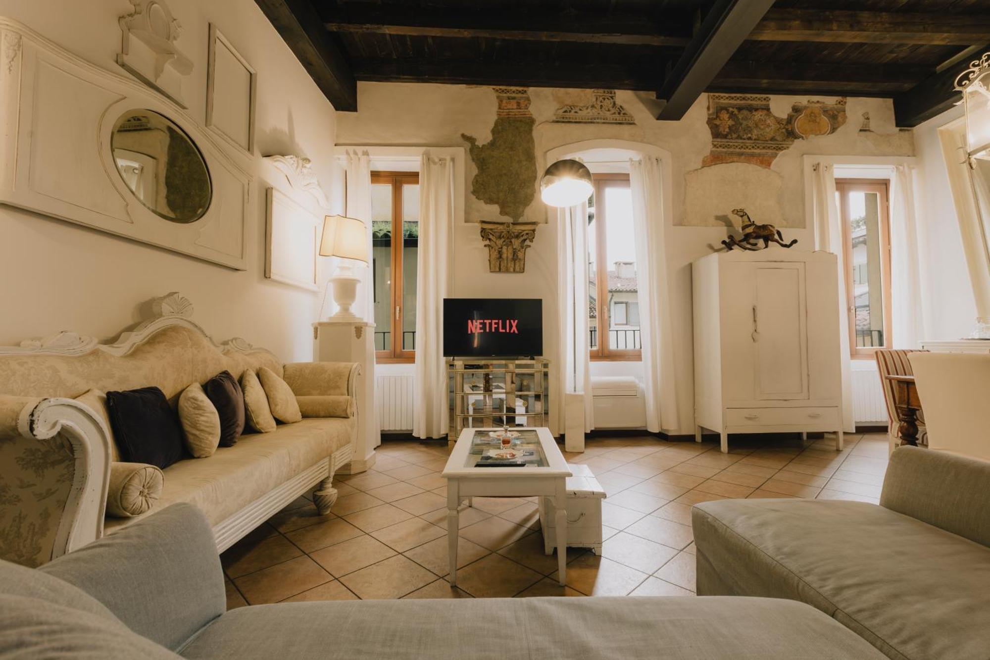 Piazza Erbe Luxury Apartment Verona Buitenkant foto